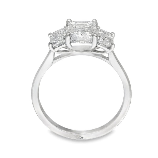 2.64ct Yellow Gold Diamond Trilogy Ring - F/VS