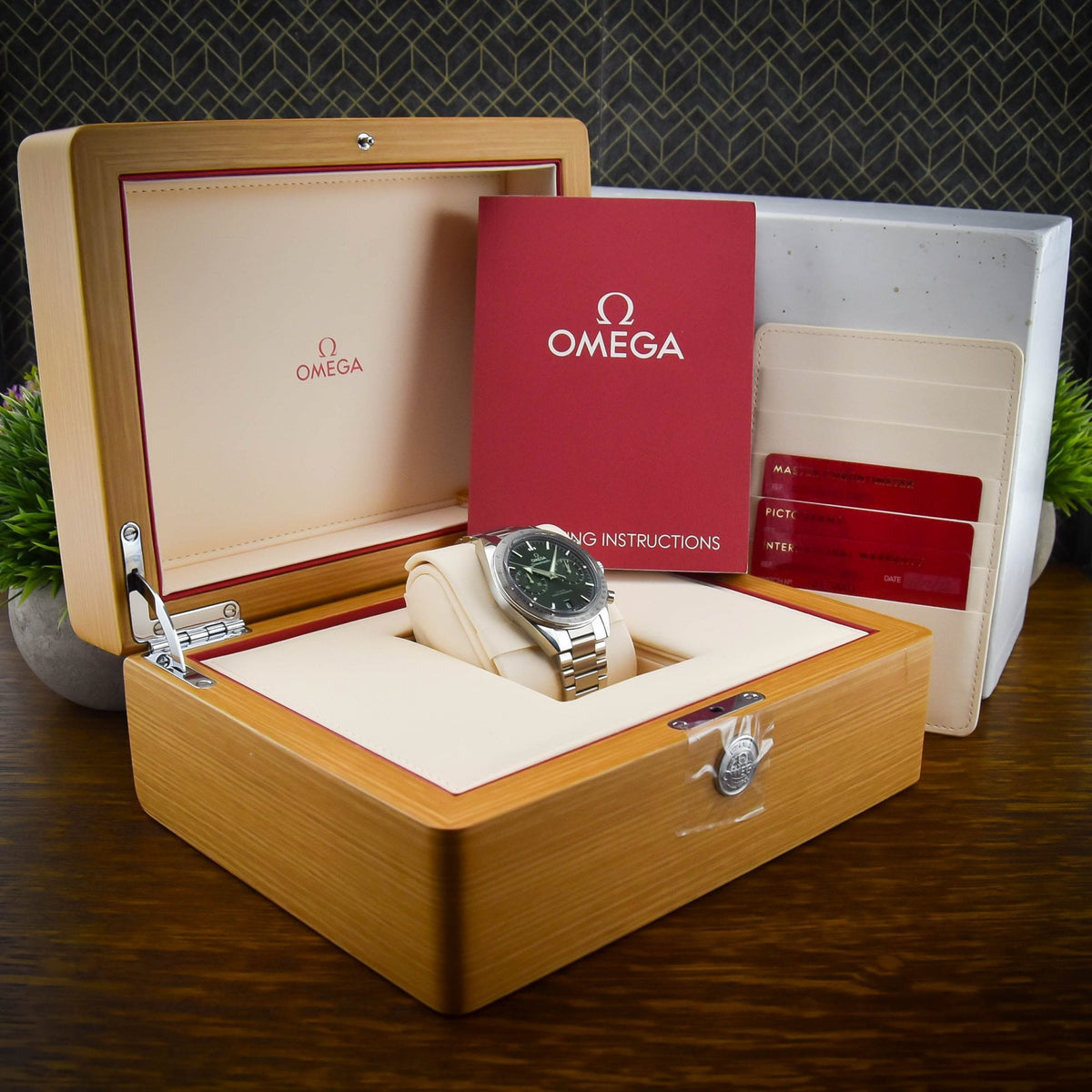 Speedmaster '57 332.10.41.51.10.001 - Green Dial - 2022
