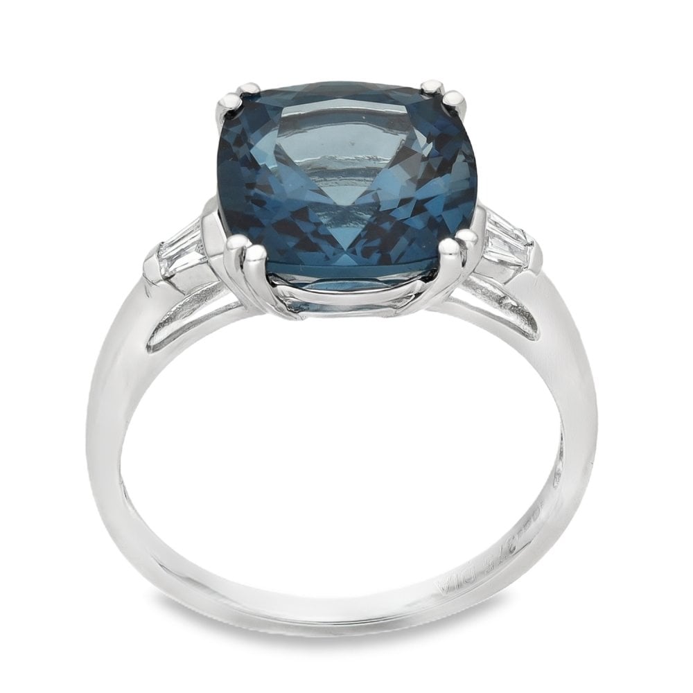 9ct White Gold London Blue Topaz & Diamond Ring - 0.08ct