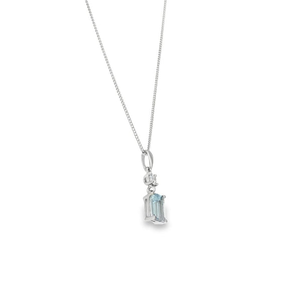 9ct White Gold Aquamarine & Diamond Pendant & Necklace - 18"