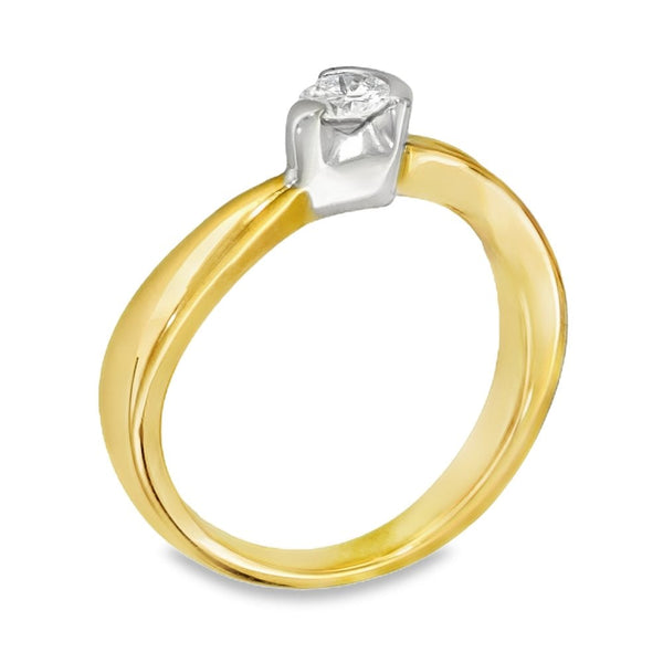 18ct Yellow Gold Asymmetrical Twist Solitaire Diamond Ring