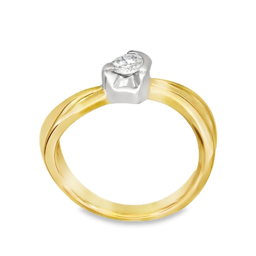 18ct Yellow Gold Asymmetrical Twist Solitaire Diamond Ring