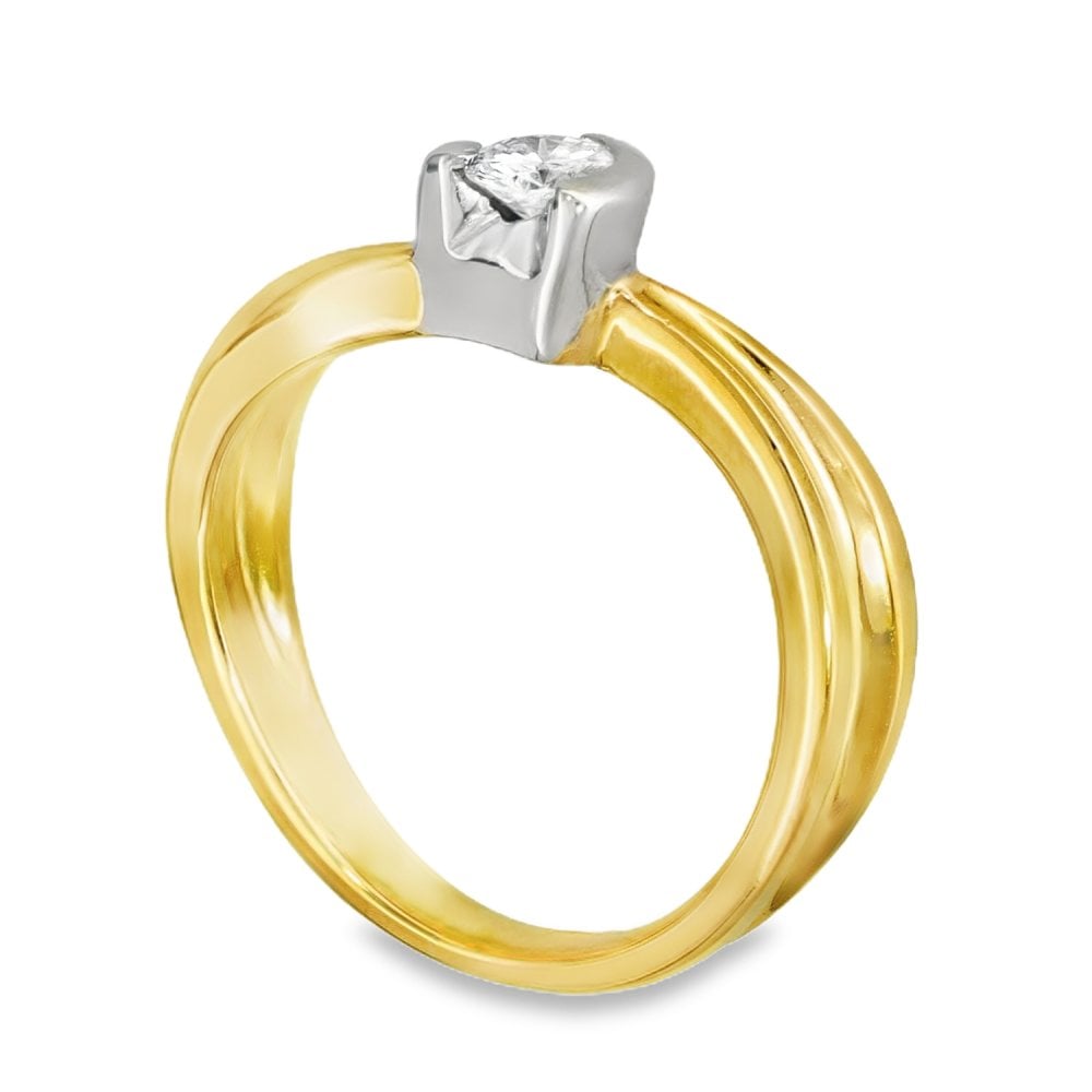 18ct Yellow Gold Asymmetrical Twist Solitaire Diamond Ring