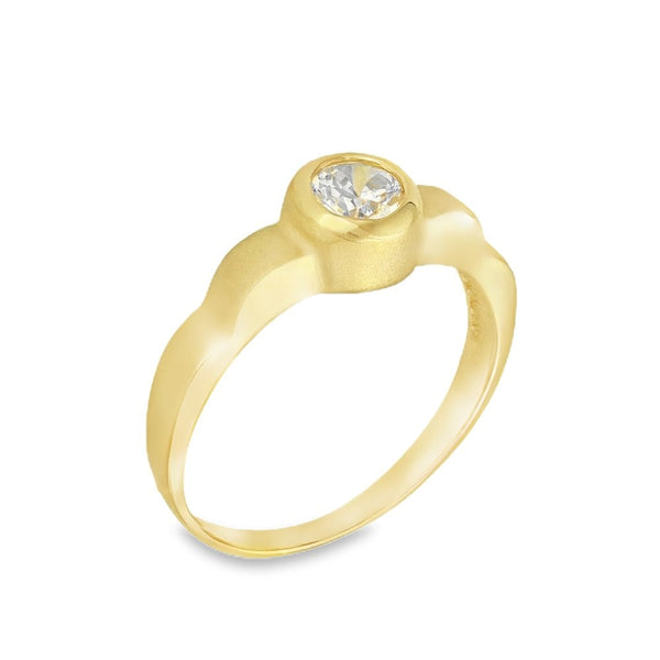 9ct Yellow Gold Cubic Zirconia Solitaire Ring - Size O - 7mm