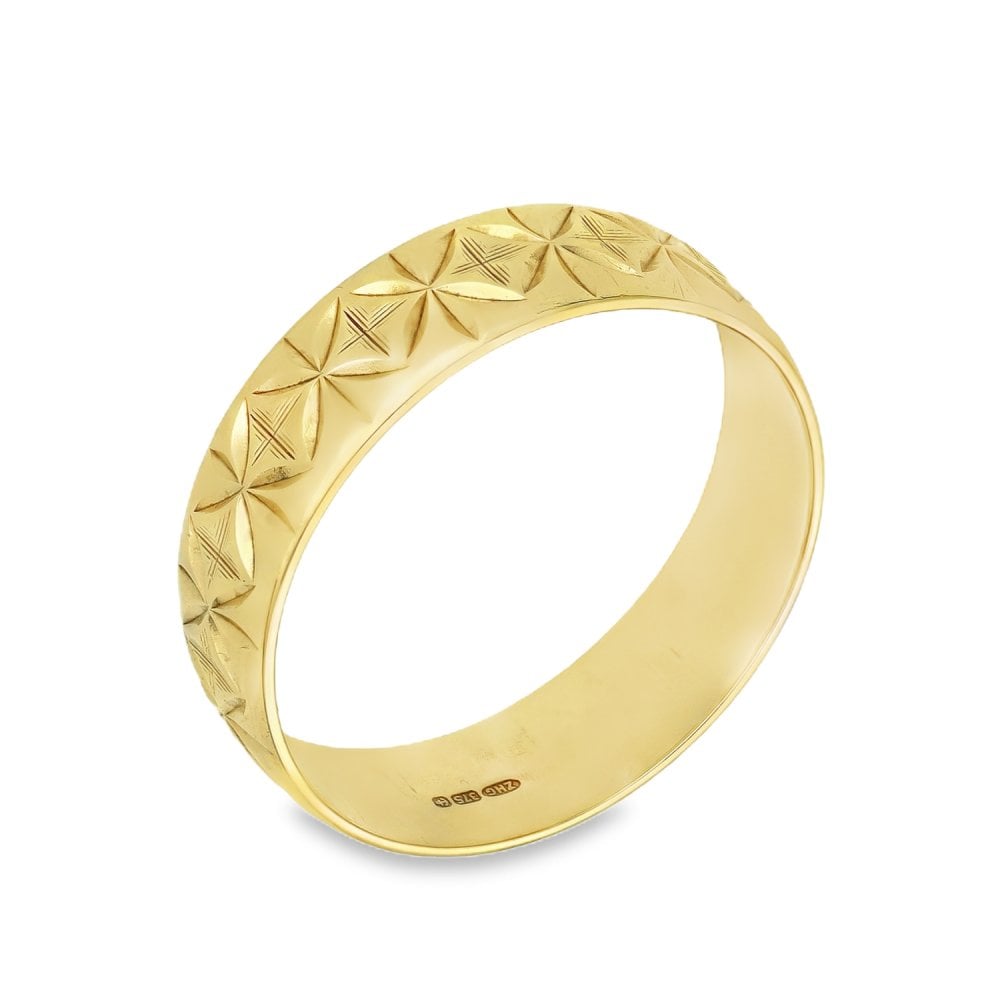 9ct Yellow Gold Diamond Engraved Wedding Band - Size U - 6mm
