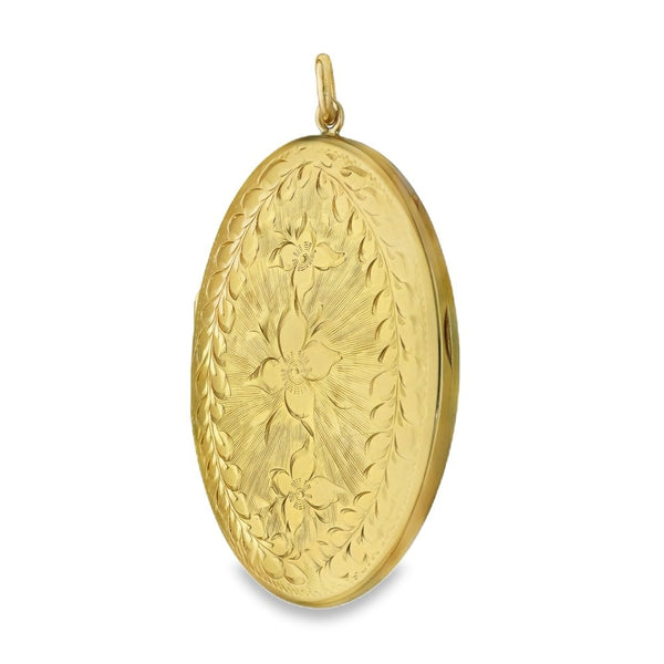 9ct Yellow Gold Oval Flower & Wreath Engraved Locket - 31x41x5mm