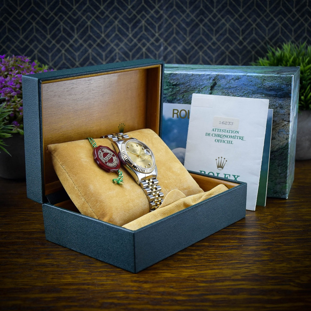 Datejust 16233 - Champagne Diamond Dial - 1991