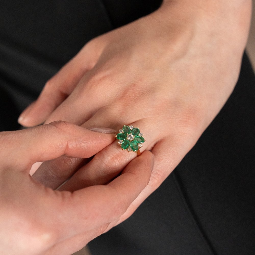 Ladies 18ct Yellow Gold Diamond & Emerald Cluster Ring - Size N