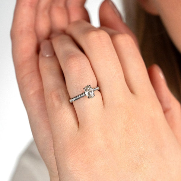18ct White Gold Oval-Cut Diamond Engagement Ring - 1.07ct