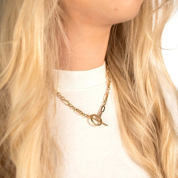 Ladies 9ct Yellow Gold Hollow T-Bar & Loop Necklace - 16"