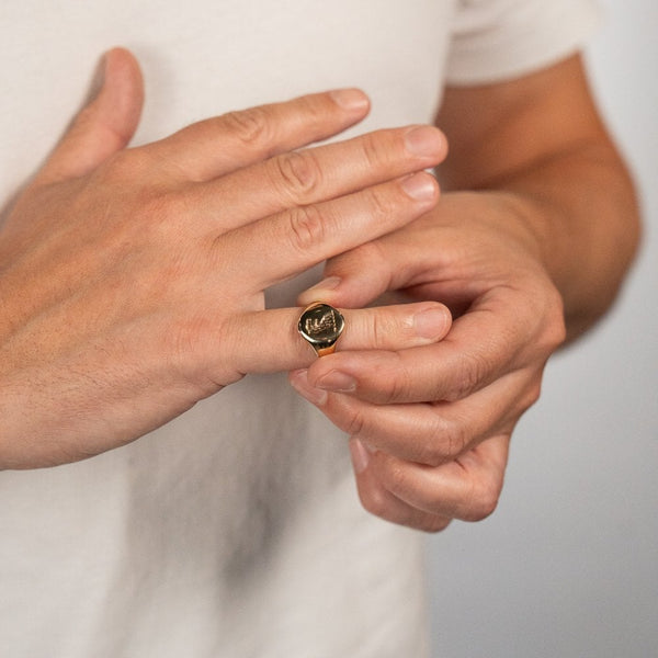 9ct Yellow Gold Leopard Press Signet Ring - Size P½ - 16mm