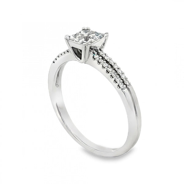 18ct White Gold Diamond Cluster Ring - Size P½ - 0.52ct