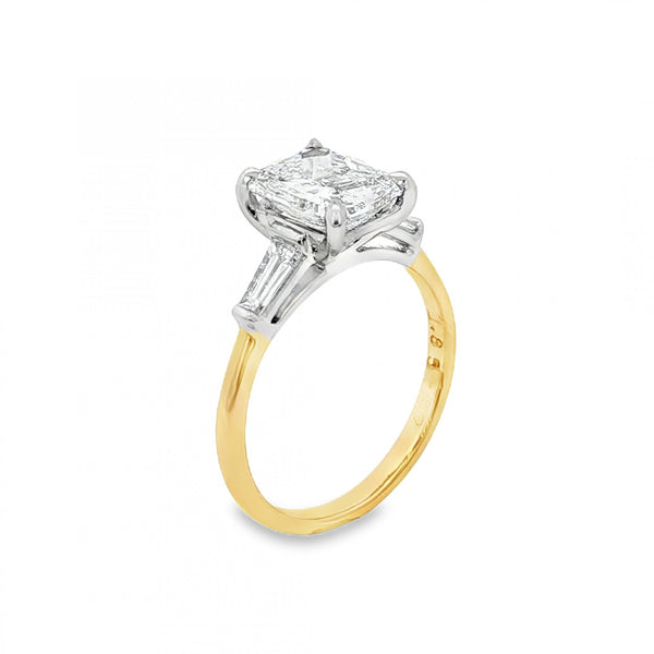 18ct Yellow Gold Radiant-Cut Diamond Engagement Ring - 2.23ct