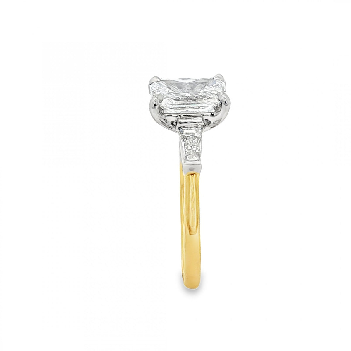 18ct Yellow Gold Radiant-Cut Diamond Engagement Ring - 2.23ct