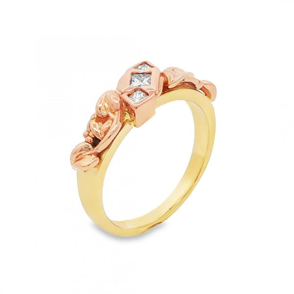 18ct Multi-Tone Gold 150th Year Extraction Diamond Ring - 0.20ct