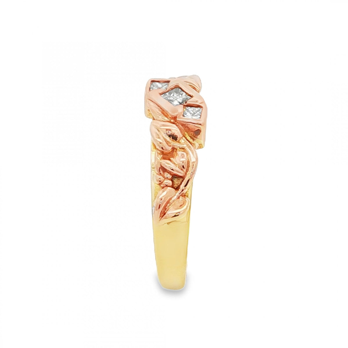 18ct Multi-Tone Gold 150th Year Extraction Diamond Ring - 0.20ct