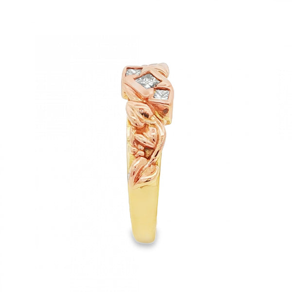 18ct Multi-Tone Gold 150th Year Extraction Diamond Ring - 0.20ct
