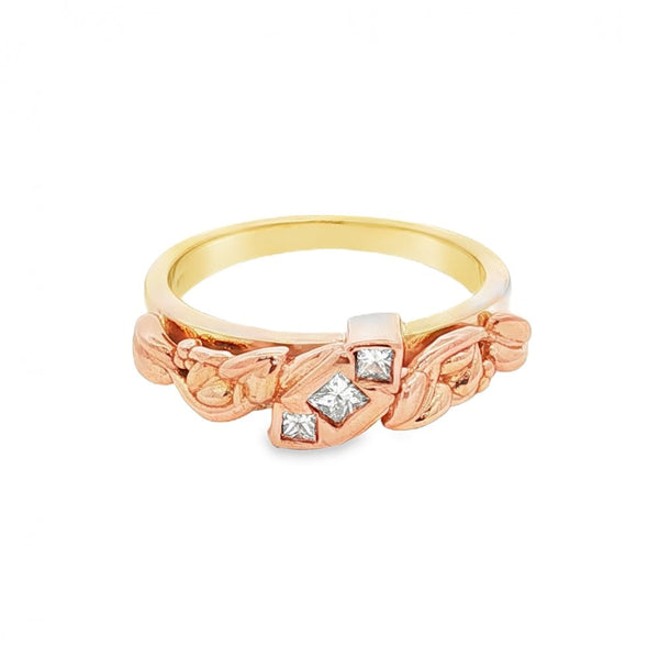 18ct Multi-Tone Gold 150th Year Extraction Diamond Ring - 0.20ct