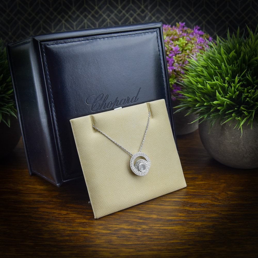 18ct Chopard Happy Spirit Diamond Pendant & Necklace