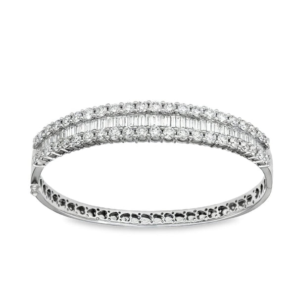 18ct White Gold Diamond Row Bangle - 18.5cm - 7.36ct.
