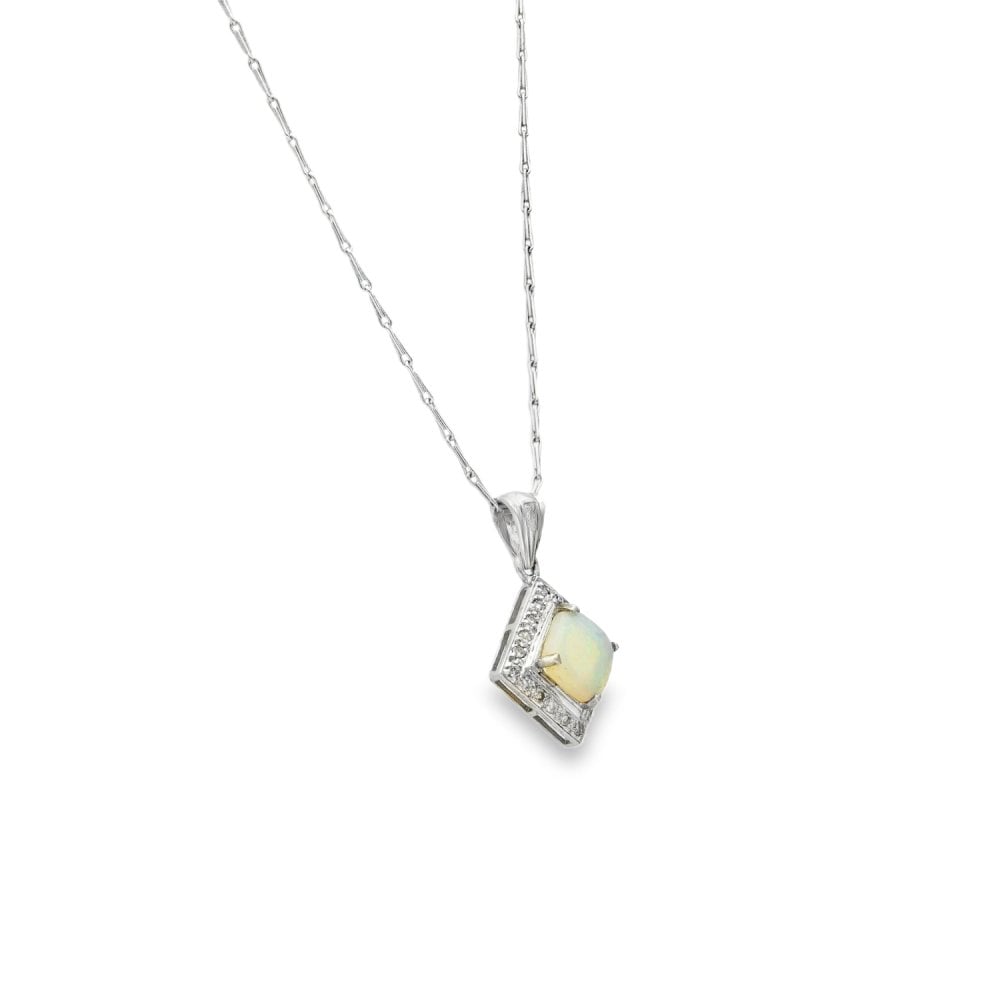 18ct White Gold Opal & Diamond Pendant & Necklace - 18" - 0.11ct