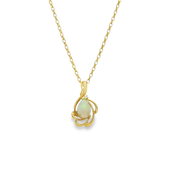 9ct Yellow Gold Opal & Diamond Pendant & Necklace - 18" - 3.6g