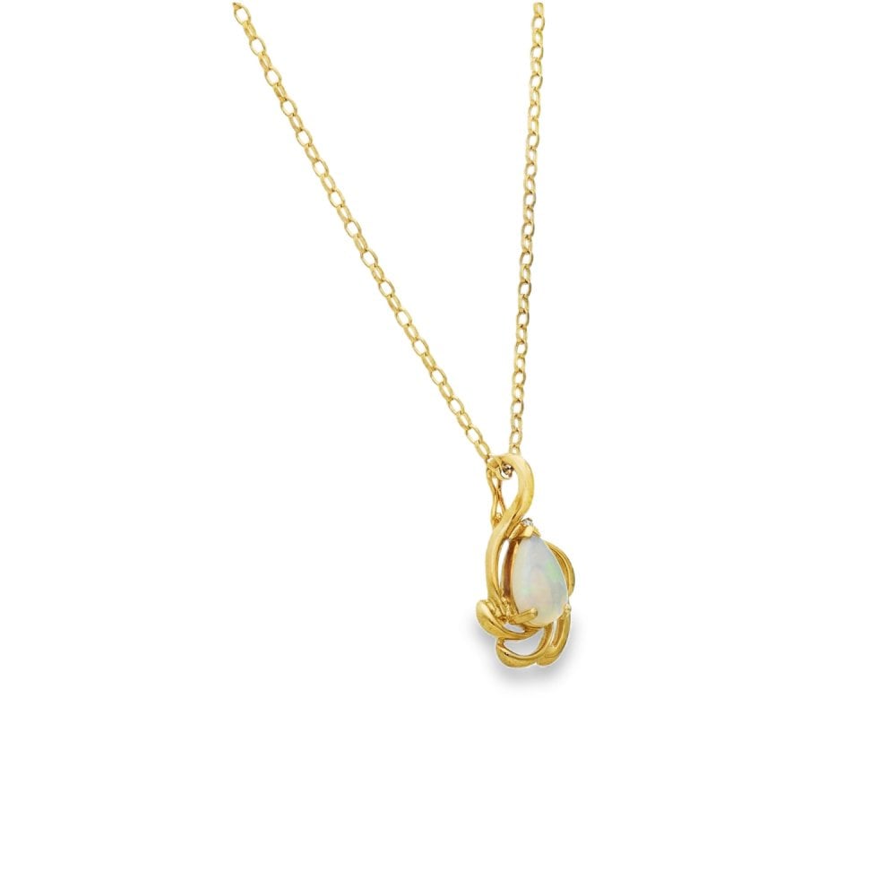 9ct Yellow Gold Opal & Diamond Pendant & Necklace - 18" - 3.6g