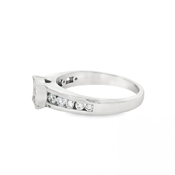 18ct White Gold Diamond Cluster Ring - Size K½ - 0.55ct