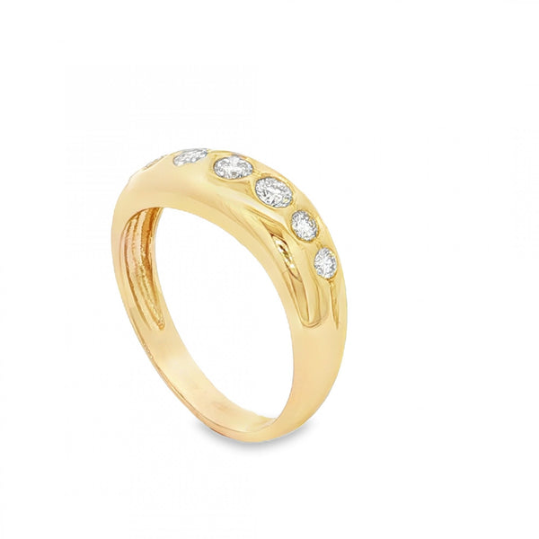 9ct Yellow Gold Graduated Diamond Ring - Size N - 0.39ct