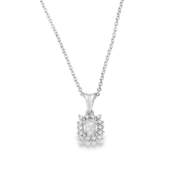 18ct White Gold Diamond Pendant & Necklace - 18" - 0.72ct