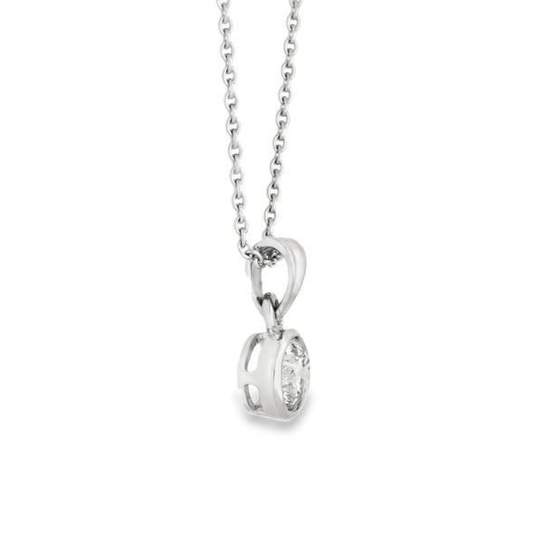 18ct White Gold Diamond Pendant & Necklace - 18" - 0.95ct