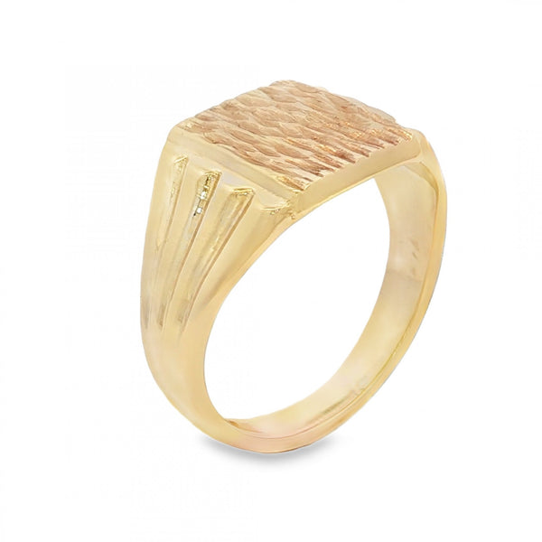 9ct Yellow Gold Bark Engraved Square Signet Ring - Size T - 14mm
