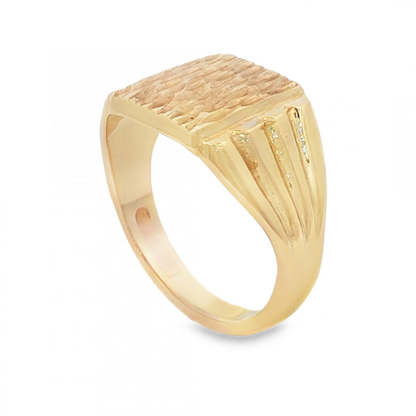 9ct Yellow Gold Bark Engraved Square Signet Ring - Size T - 14mm