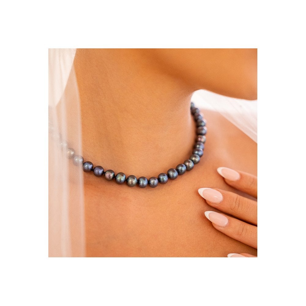 9ct Yellow Gold Black Pearl Necklace - 16" - 46.1g