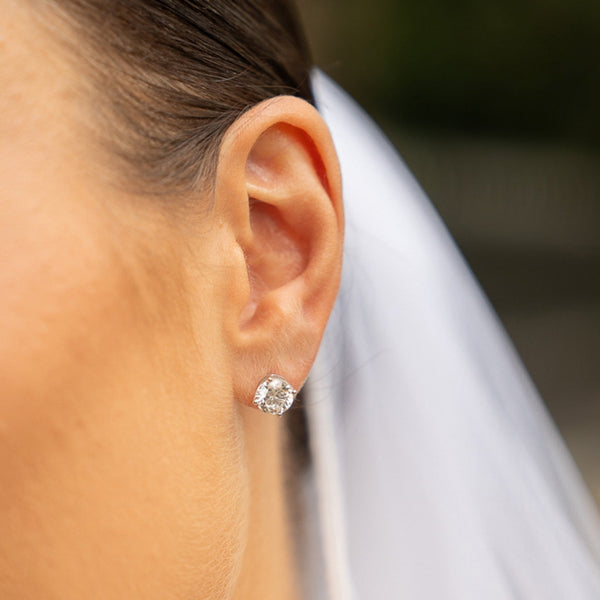 3.08ct White Gold Diamond Stud Earrings - F/VS