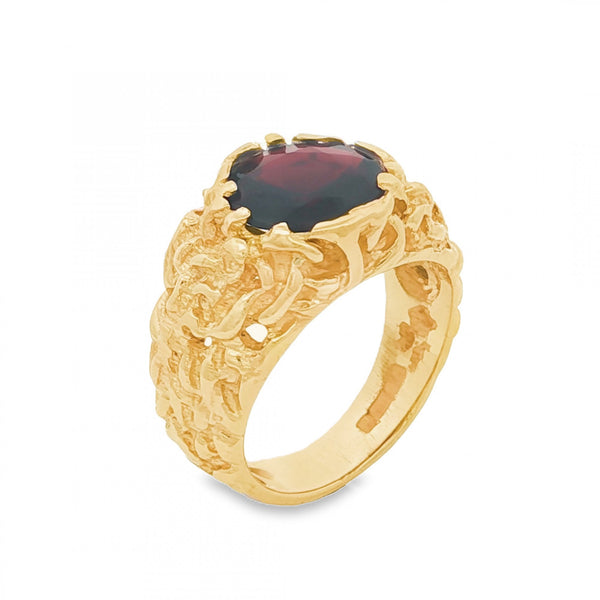 9ct Yellow Gold Large Garnet Ring - Size O - 7.8g