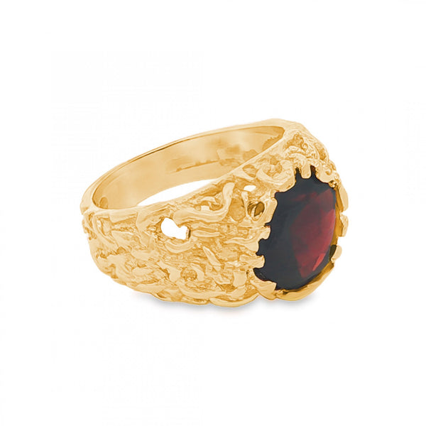 9ct Yellow Gold Large Garnet Ring - Size O - 7.8g