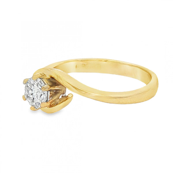 18ct Yellow Gold Diamond Twist Engagement Ring - Size O - 0.32ct