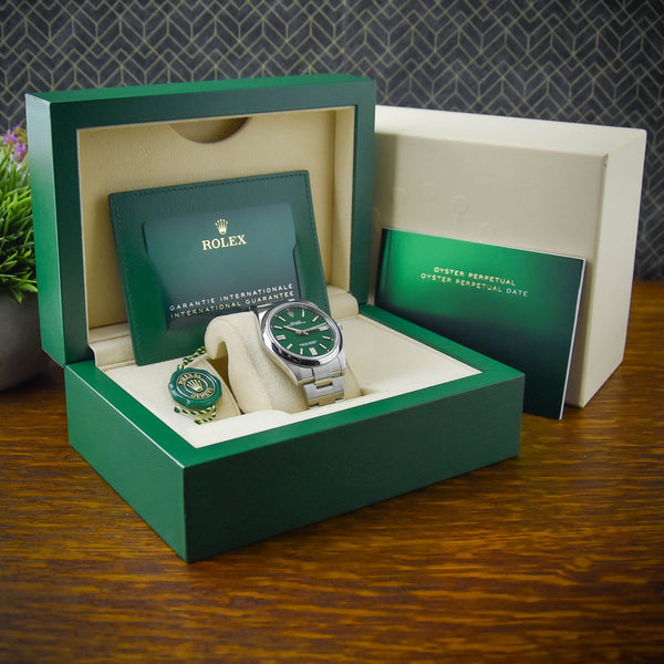 Oyster Perpetual 124300 - Green Dial - 2021