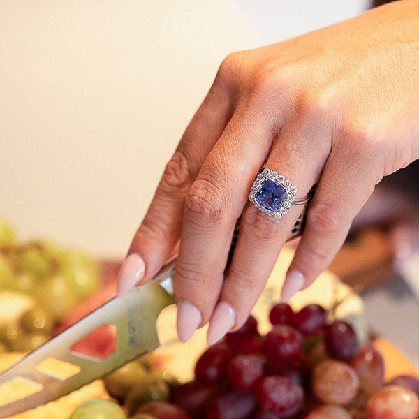 18ct White Gold Tanzanite & Diamond Ring - Size O - 1.28ct