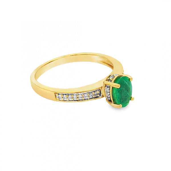 18ct Yellow Gold Emerald & Diamond Ring - Size N - 0.18ct