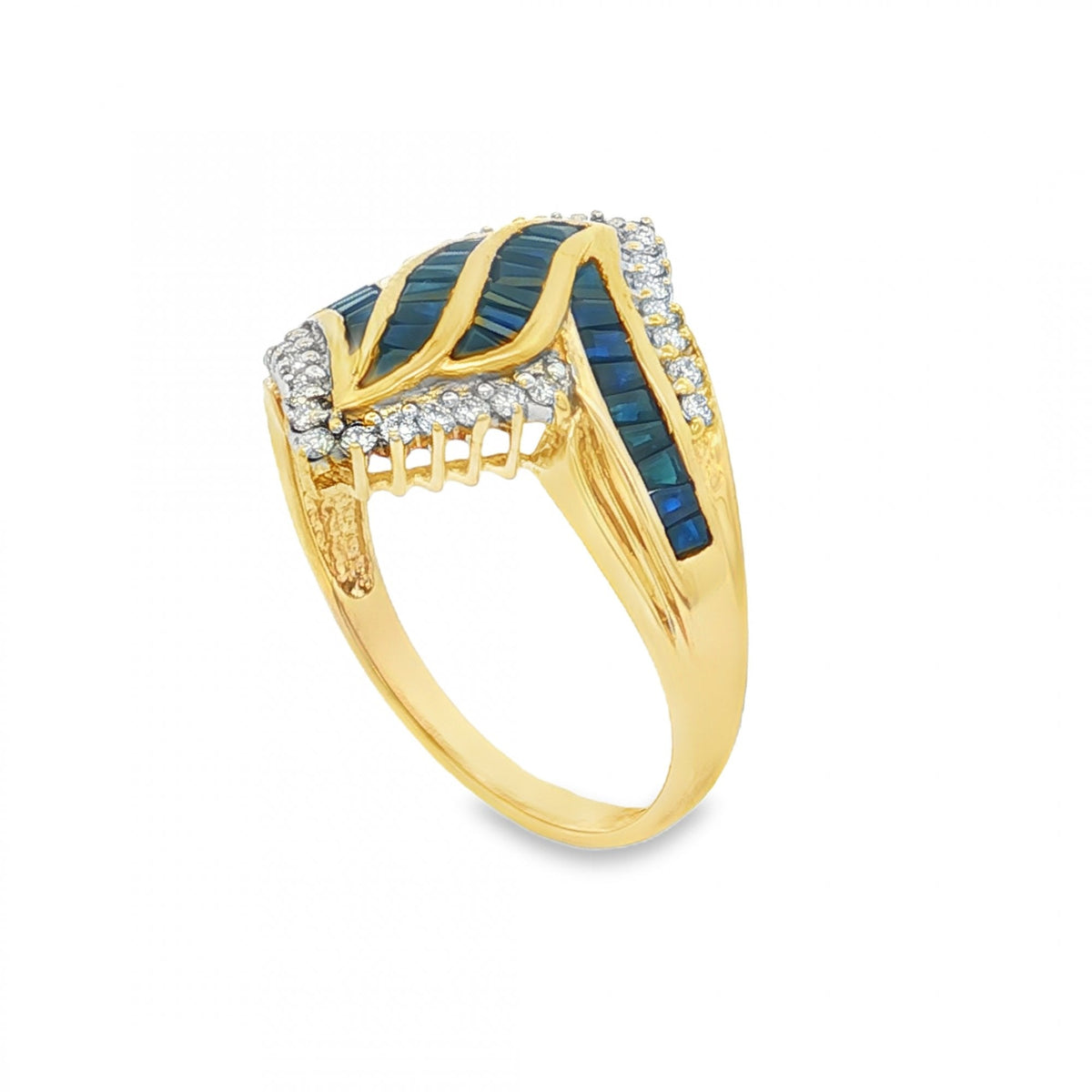 9ct Yellow Gold Sapphire & Diamond Cluster Ring - Size P -0.28ct