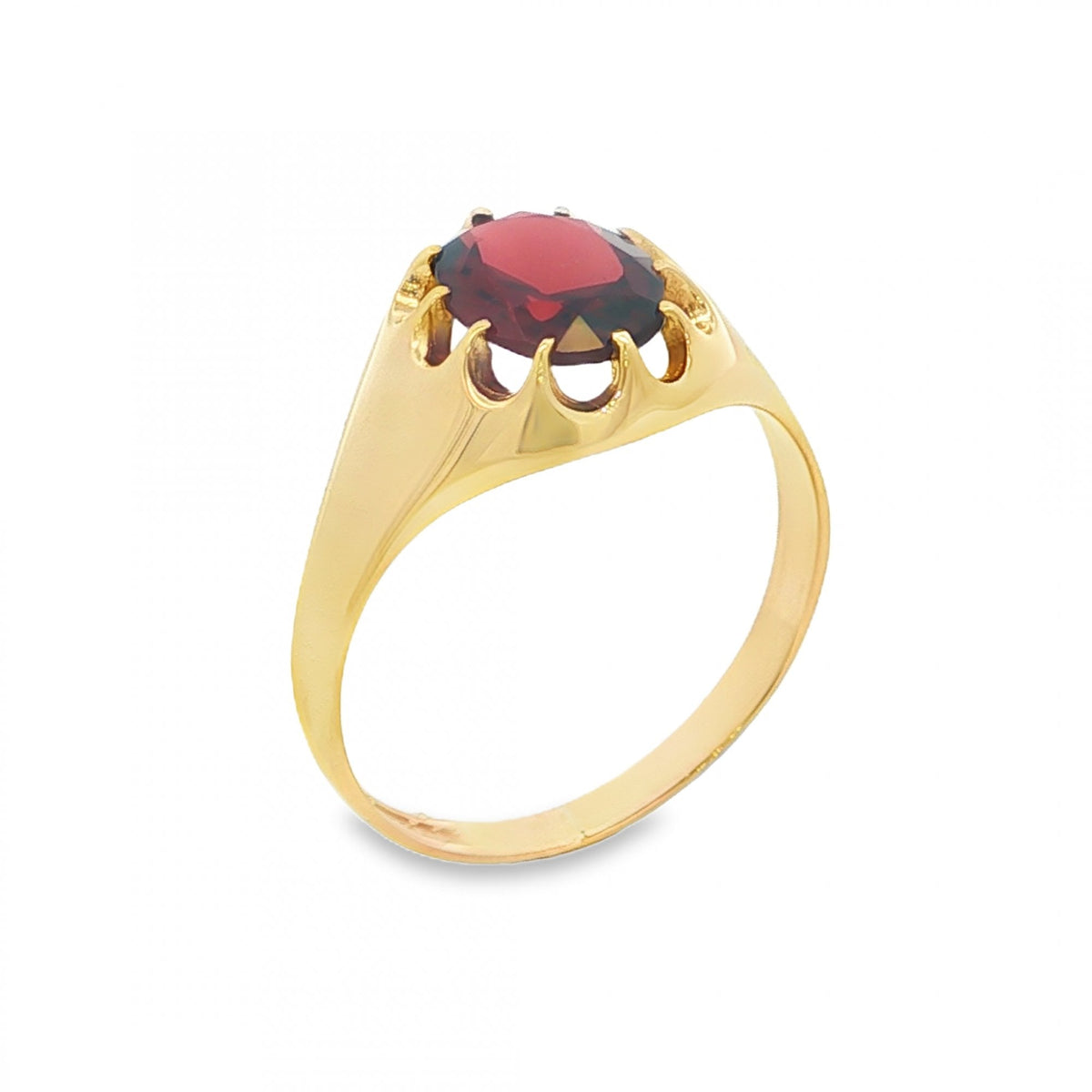 9ct Yellow Gold Oval Garnet Ring - Size S - 3.5g