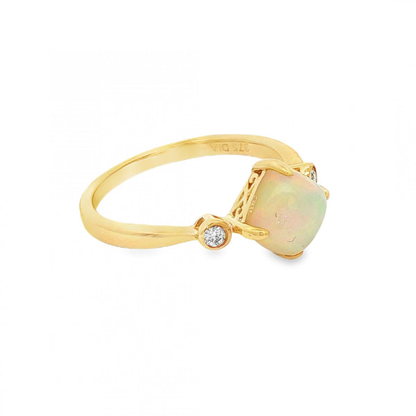 9ct Yellow Gold Opal & Diamond Ring - Size N - 2.0g