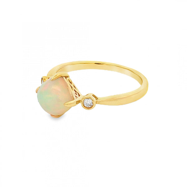 9ct Yellow Gold Opal & Diamond Ring - Size N - 2.0g
