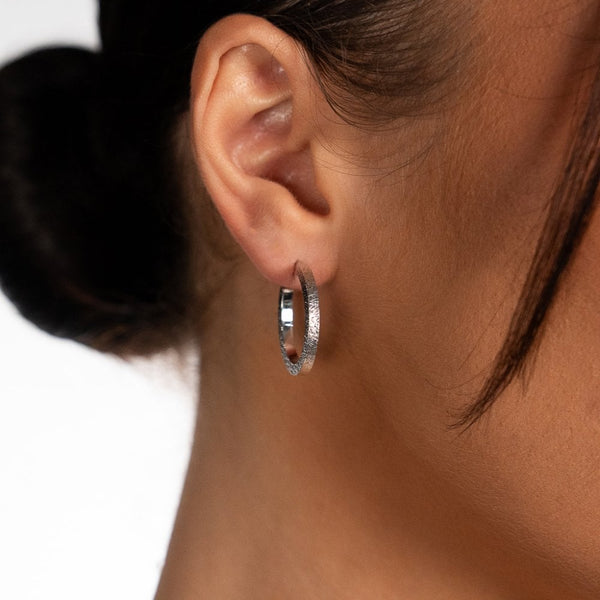 9ct White Gold D-Cut Oval Hoop Earrings - 26x20mm - 1.9g