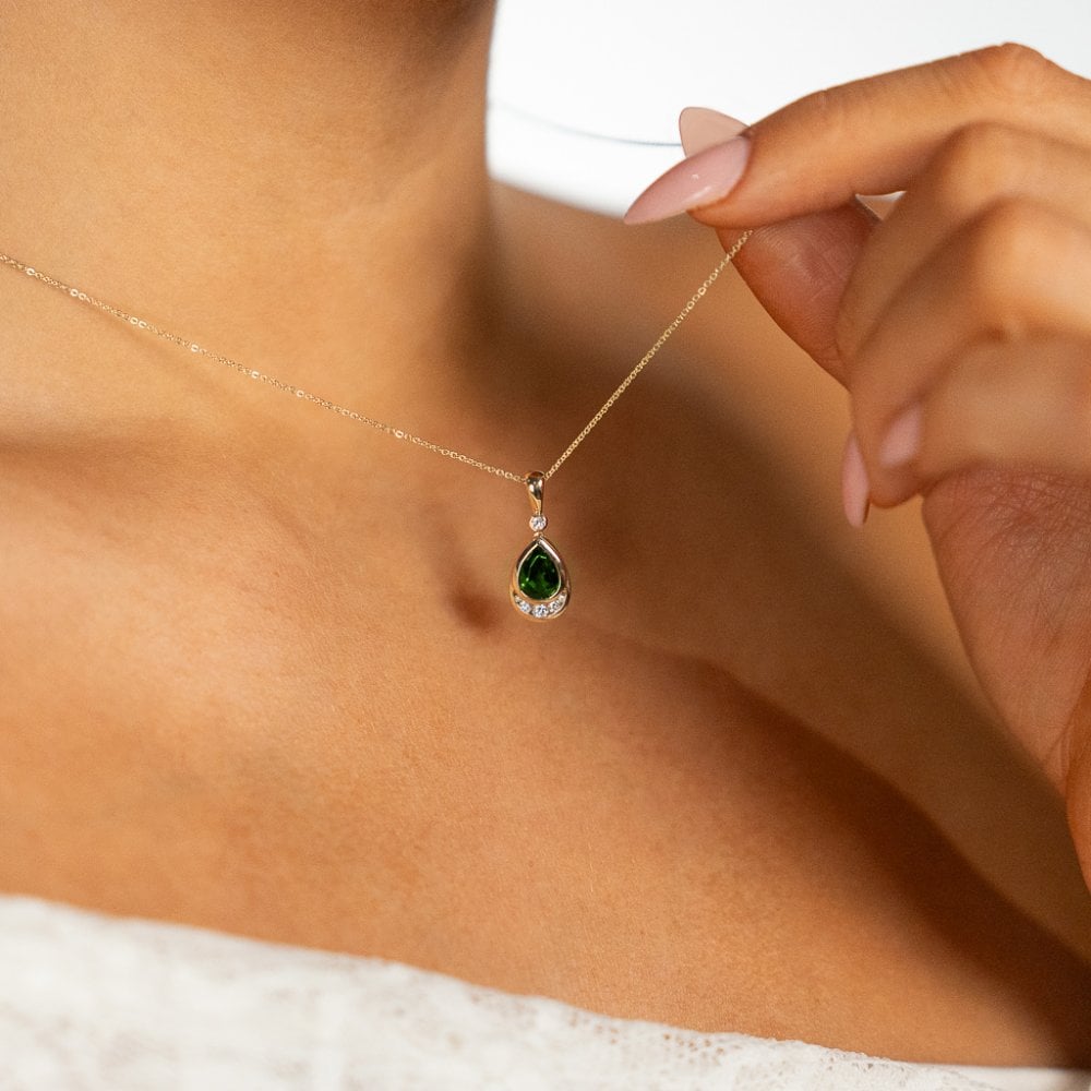 9ct Yellow Gold Tourmaline & Diamond Pendant & Necklace - 16/18"