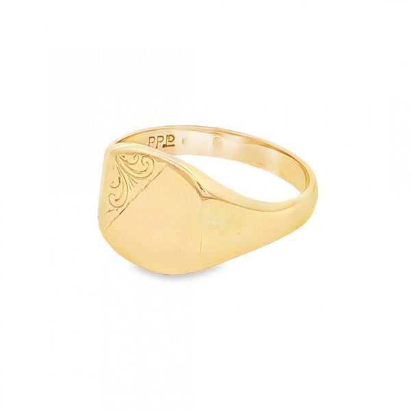 9ct Yellow Gold Engraved Cushion Signet Ring - Size T½ - 13mm