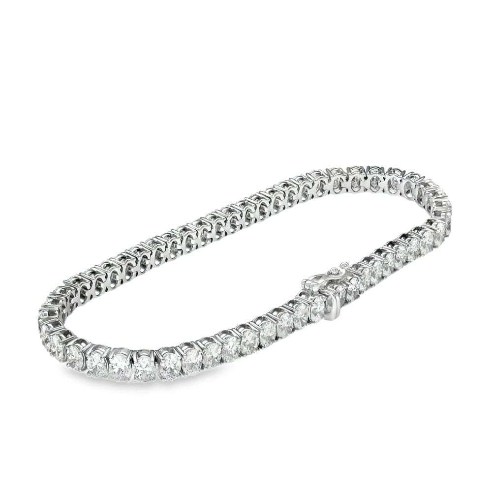 11.00ct White Gold Oval-Cut Diamond Tennis Bracelet - D/VVS1/2
