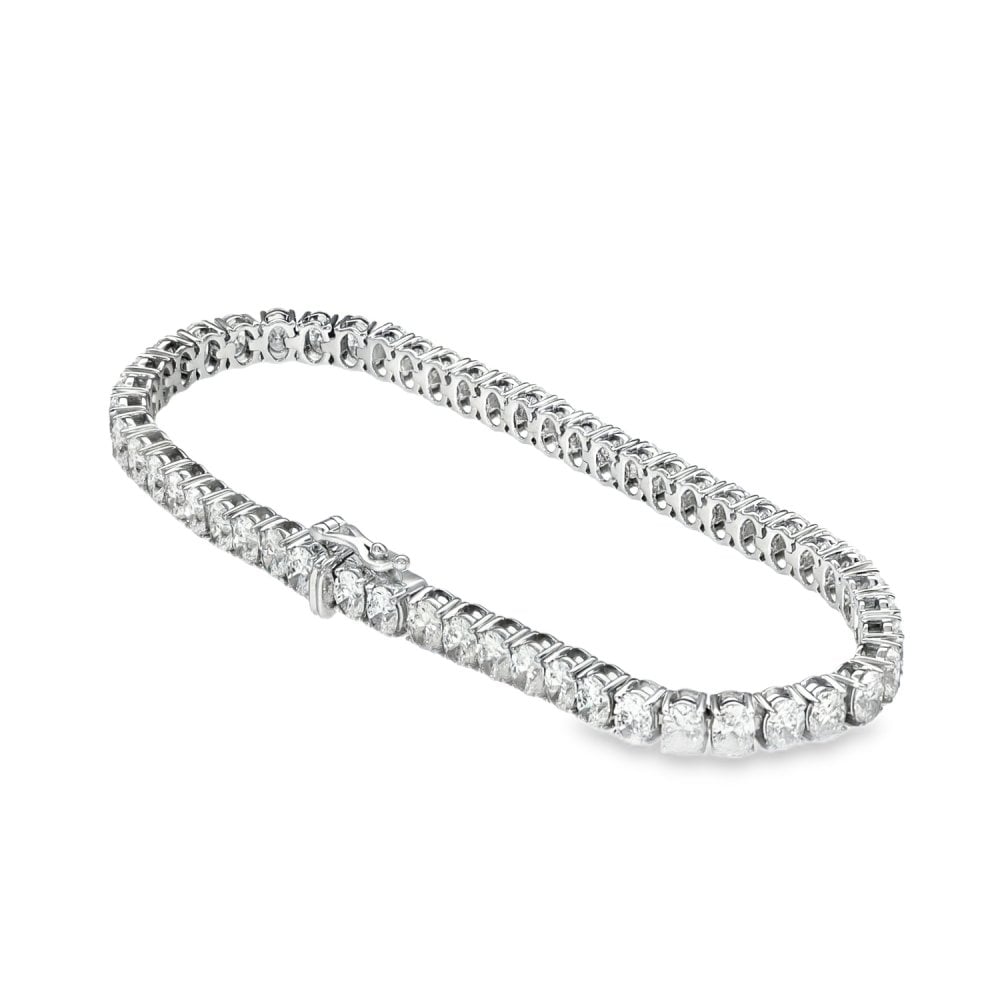 11.00ct White Gold Oval-Cut Diamond Tennis Bracelet - D/VVS1/2